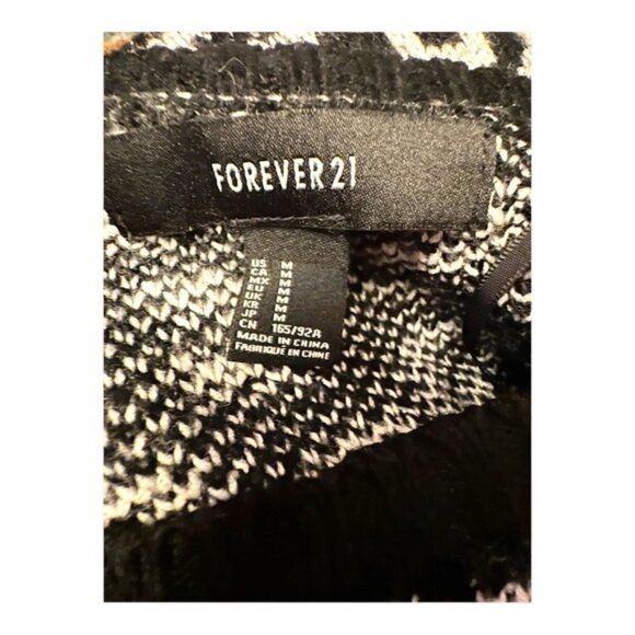 Women’s F21 Forever 21 Medium Black & White Cheetah Knit Sweater - Picture 8 of 9